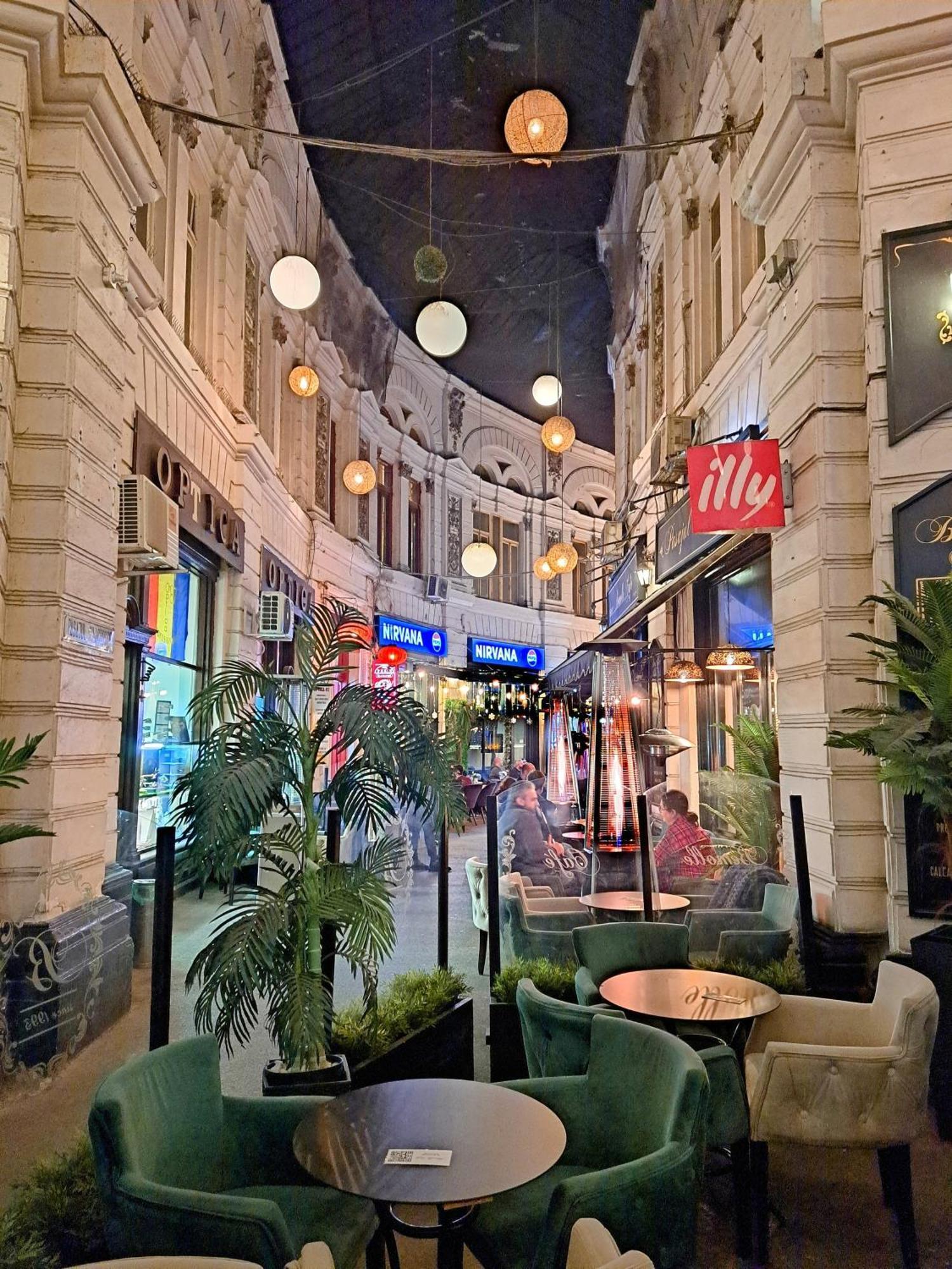 Apartamento Amytis Flat Old City Bucarest Exterior foto